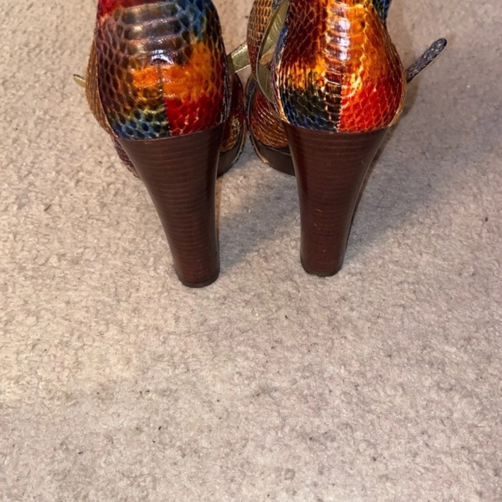 Women’s shoes
